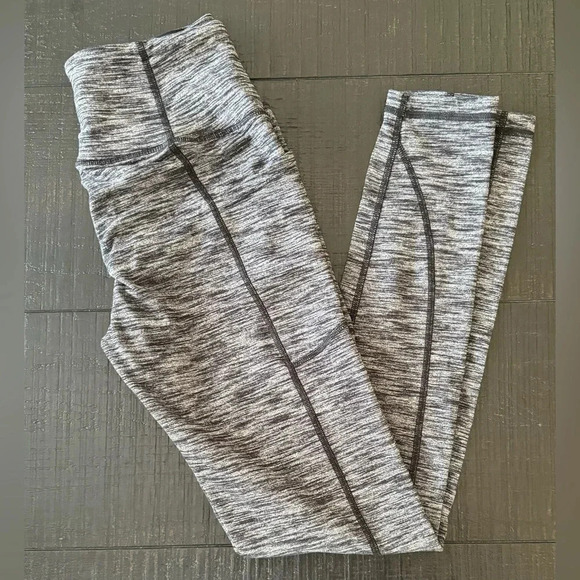 Victoria's Secret Gray Heather Knockout Pocket High Waist Activewear Leggings - Picture 1 of 6